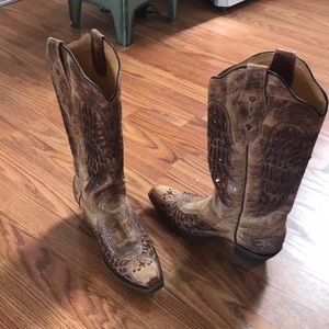 Women’s cowgirl boots